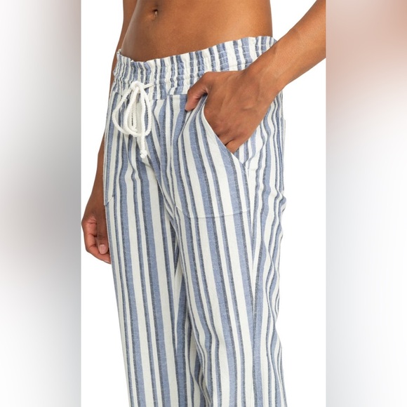 ‎ROXY - Picture 2 of 7